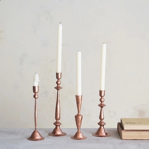 Support de bougie conique en cuivre martelé, style moderne et sculptural, centre de table, décoration intérieure, Noël - Product Image 1
