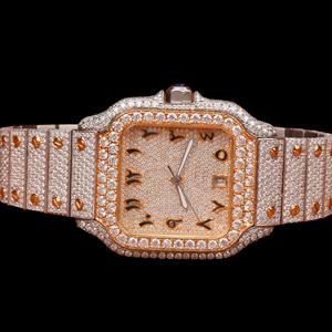 Reloj de Regalo para Chicas con Caja Cuadrada Impresionante Personalizada, Esfera con Números Arábigos y Diamantes de Moissanita en Dos Tonos - Product Image 1