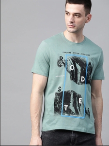 T-shirt décontracté à manches courtes vert clair pour homme, en coton popeline tricoté respirant, idéal pour l'été - Product Image 1