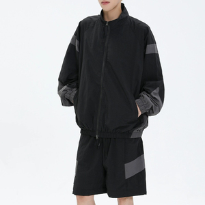 Survêtement coupe-vent en nylon Ripstop personnalisé avec capuche réglable et impression sérigraphiée, idéal pour les programmes de vêtements d'équipe - Product Image 5