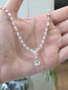 Collier de luxe en or 14 carats avec diamant de laboratoire taille coussin en forme de Y, certifié IGI, design station, pour femme - Product Image 4