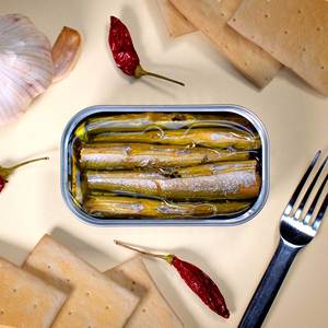 Sardines entières en conserve, emballées dans de la saumure, à texture tendre, avec des boîtes à ouverture facile, pour les commandes internationales en gros - Product Image 1