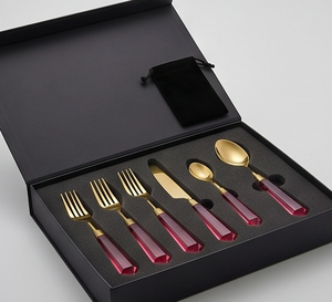 Juego de cubiertos dorados con mangos de resina rosa, cubertería glamurosa para fiestas y cenas en casa, apto para lavavajillas. - Product Image 6