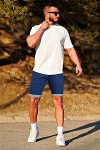 Shorts en jean délavé foncé pour homme, taille mi-haute, coupe droite, décontracté, été, mélange coton élasthanne respirant avec poches - Product Image 4