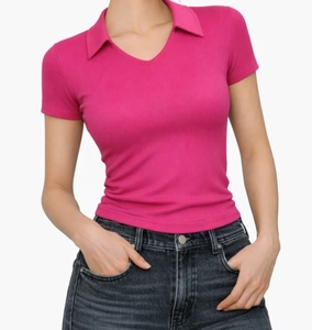 Vente en gros de hauts de mode pour femmes, essentiels au quotidien, coupe ajustée, parfait pour un style décontracté, basique mais de haute qualité. - Product Image 1