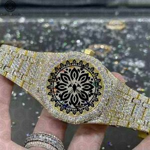 Reloj de Lujo para Hombre Charm Jewells, Oro Amarillo con Diamantes, Movimiento Mecánico, Caja de 40 mm, Esfera de Cristal, Resistente al Agua 10 Bar, Botón de Presión - Product Image 3