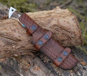 Couteau de chasse artisanal personnalisé en acier Damas - Lame fixe de 5,5 pouces, ambidextre, surface goutte de pluie, manche en bois, corne de cerf et turquoise - Product Image 6