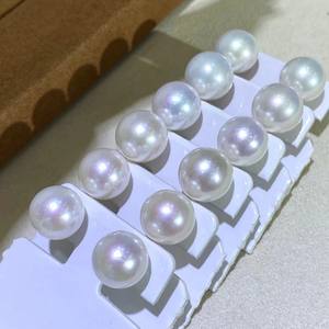 Boucles d'oreilles en perles d'eau douce nobles de 11-12 mm, argent pur 925, design simple et sobre, avec des broches de maintien presque parfaites - Product Image 2