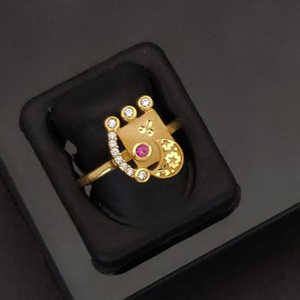 Jewelemarket Anillo de moda chapado en oro con piedra austriaca rosa y blanco Estilo elegante y lujoso - Product Image 1