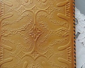 Diario de Cuero Grabado Vintage, Cuaderno con Diseño de los Años 70 Sin Usar, Diario de Tapa Dura Marrón Antiguo, Libro de Escritura de Cuero Retro - Product Image 5