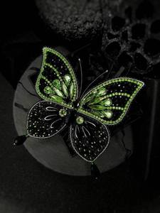 Broche Bordado a Mano con Cuentas, Elegante Pin de Solapa para Blazers, Cárdigans y Chales - Product Image 1