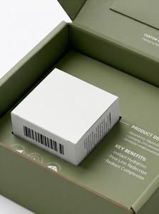 Custom Luxury Rigid Cosmetic <b>Box</b> With Window Paperboard <b>Magnetic</b> Closure Eco-Friendly Offset Printing Four-Color Design - Product Image 2