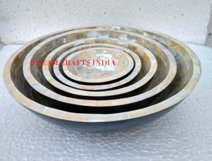 Ensemble de bol à chocolat rond en nacre artisanal indien de différentes tailles Base en résine écologique pour décor de table de fête - Product Image 3