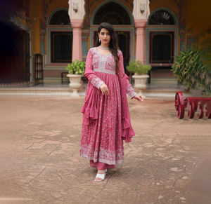 Style indien traditionnel Anarkali longue robe Georgette impression numérique travail écologique concepteur naturel Dupatta lavable longue - Product Image 1