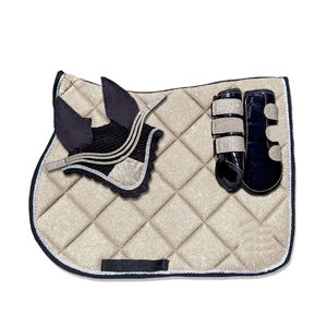 Ensemble de tapis de selle d'obstacle, cache-oreilles, brosses de toilettage, protège-pattes, protège-encoches, tapis de selle de compétition pour l'équitation - Product Image 5