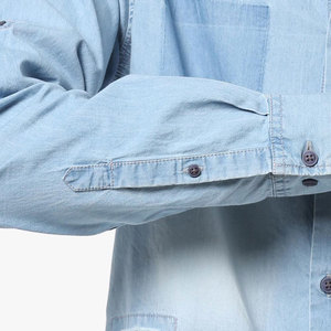 เสื้อเชิ้ตเดนิมสีฟ้าอ่อนสำหรับผู้ชาย แขนยาว ปกคอปก ทรงลำลอง ระบายอากาศได้ดี ผ้าฝ้ายสโตนวอช ทรงปกติ มีกระเป๋า - Product Image 5