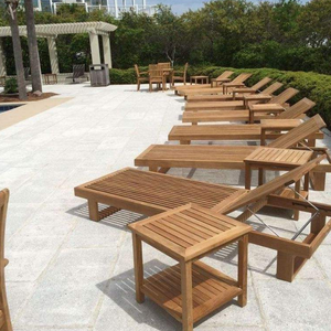 Chaise longue en teck de qualité supérieure pour bord de piscine, très résistante, en promotion. - Product Image 2