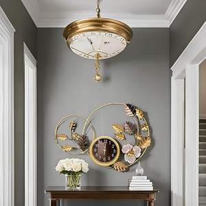 Horloge murale en métal glamour, style intemporel qui ne se démode jamais, le poids du métal confère à l'horloge une sensation de qualité supérieure. - Product Image 6