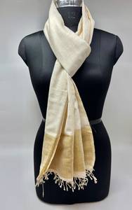Tissu indien artisanal en soie Matka, tissé à la main, à texture riche, effet slub naturel, tombé élégant, idéal pour les saris et les vêtements. - Product Image 5