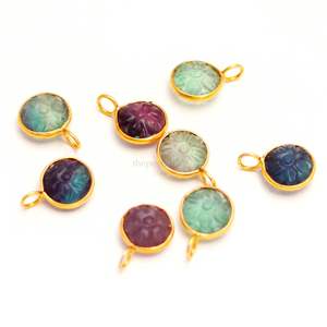 Colgante de Flor Tallada en Fluorita Natural con Baño de Oro Vermeil, Plata de Ley 925, Gema de Fluorita, Joyería de Cristal Curativo - Product Image 3