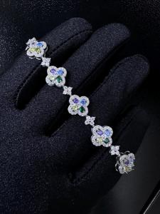 Pulsera de Moissanita con Diseño de Trébol, Chapada en Oro Multicolor, Plata de Ley 925, Cierre Personalizado con Nombre, Moissanita VVS con Acabado Brillante, Pasa el Test de Diamantes - Product Image 3