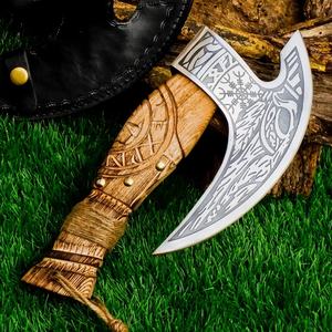 Cortador de Pizza Estilo Vikingo con Forma de Hacha, Hoja de Acero Inoxidable Grabada, Mango de Madera, Herramienta de Cocina, Cortador de Pizza Personalizado - Product Image 2