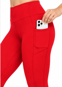 Ensemble de yoga pour femme : Short cycliste taille haute et brassière de sport froncée, idéal pour le Pilates, la gym, le fitness et l'entraînement. Vêtements de sport personnalisables avec logo, respirants et extensibles. - Product Image 3