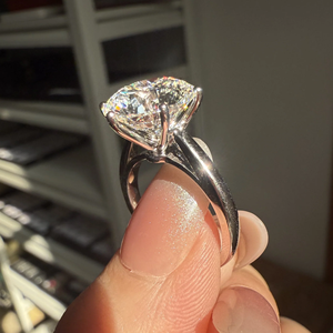 แหวนหมั้นเพชรทรงกลมเจียระไนแบบบริลเลียนท์ ทองคำขาว 18k สำหรับผู้หญิง คลาสสิก ได้รับการรับรองจาก IGI เพชรขาวเพาะเลี้ยงในห้องปฏิบัติการ - Product Image 5