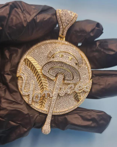 จี้ห้อยคอแบบฮิปฮอปดีไซน์เองได้ เงินแท้ 925 ประดับเพชรโมอิสซาไนต์ VVS จี้ห้อยคอวงกลมสลักชื่อตามสั่ง จี้ห้อยคอตัวอักษรสองสี - Product Image 1