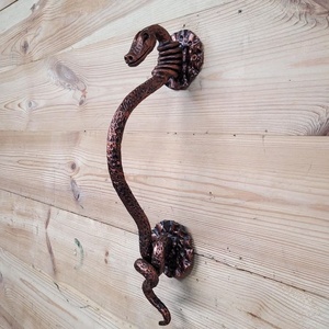Manija de Puerta de Hierro Forjado en Forma de Serpiente, Forjada a Mano, Acabado Pintado, Resistente al Óxido, Fácil de Instalar, Estilo Asiático, Artículo Decorativo - Product Image 5