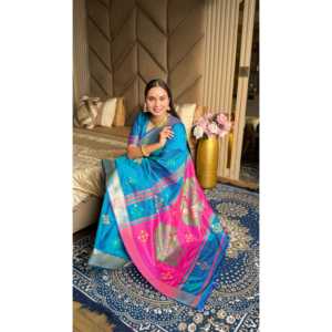 Collection Elite Weaves : Saree en soie douce Ikkat Patola avec motifs Meenakari, pallu paon et bordure en Zari doré pour mariage - Product Image 1