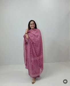 Conjunto de Kurta Elegante Largo para Mujer, Color Morado, 100% Algodón Orgánico, Bordado, con Pantalones y Dupatta, para Uso Diario en Todas las Temporadas - Product Image 1