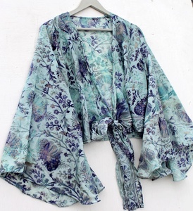 Nueva llegada Wrap Top Boho Tie Top Bohemian Bell Sleeve Top Fairy Core Wrap Blusa para mujer - Product Image 3