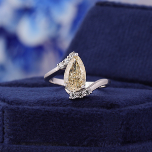 Bague Bypass en Diamant Jaune de Laboratoire Taille Poire 3 Carats, Diamant Jaune Fantaisie Certifié IGI - Product Image 4