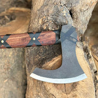 Hache viking artisanale industrielle, lame en acier au carbone gravée, manche en bois massif, poignée gainée de cuir, pour le camping et la chasse en extérieur THEWIZ