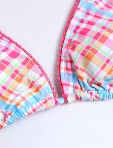 Conjunto de Bikini a Cuadros para Mujer con Tirantes Finos, Escote en V Profundo, Detalle de Lazo, Ribete en Contraste, Braguita Brasileña de Tela Elástica - Product Image 3