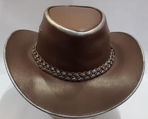 Chapeau de cowboy en cuir marron de qualité supérieure avec bordure métallique et bande tressée, idéal pour l'équitation, le ranch et les activités de plein air - Product Image 2