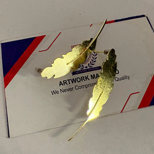 Pendientes de gancho con forma de hoja, hechos a mano en latón, joyería elegante, chapados en oro, nuevos diseños. - Product Image 1