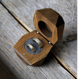 Caja de Anillos de Madera Hecha a Mano de Lujo, Caja de Joyería Hexagonal con Nombre y Fecha Grabados Personalizados para Regalo de Compromiso, Boda, Aniversario - Product Image 3