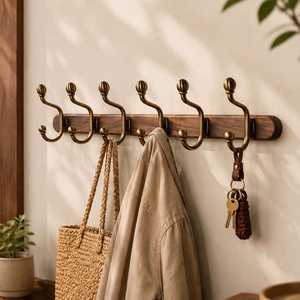 Perchero de pared de cobre antiguo Khadim Handicrafts con 5 ganchos, organizador de correo y llaves, colgador metálico para entrada y baño KH-7295 - Product Image 1