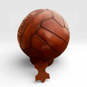 Balón de Fútbol Antiguo de los Años 1900 con Patina, 50% Cuero Vacuno y Madera Restaurada Encerada, Talla 5, Decoración Deportiva - Product Image 1