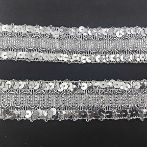 ริบบิ้นตาข่ายโพลีเอสเตอร์แบบโมเดิร์น กว้าง 3 ซม. ประดับด้วยเลื่อมสีเงินและลายเมทัลลิก หรูหรา เป็นมิตรกับสิ่งแวดล้อม - Product Image 4