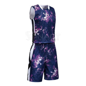 Uniforme de Baloncesto Profesional, Incluye Camiseta y Pantalones Cortos, Hecho de Material Transpirable y Ligero, en Venta - Product Image 4