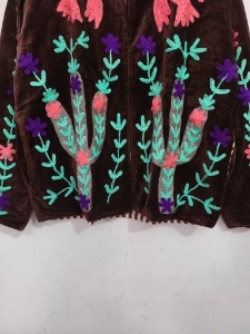 เสื้อแจ็คเก็ตกำมะหยี่ปักลายซูซานีหลากสีสัน สไตล์ลำลองสำหรับผู้หญิง ผลิตแบบ ODM งานฝีมือประณีต ลายดอกไม้ ซับในผ้าฝ้าย ระบายอากาศได้ดี - Product Image 4