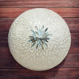 Bol de service décoratif rond de style ange, incrusté de nacre, fabriqué à la main par Tradebyd - Product Image 6