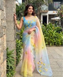 Sari Floral Multicolor KV con Blusa Sin Coser - Product Image 2