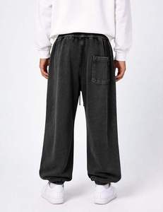 Pantalon de jogging technique pour homme, résistant à l'eau, ample, séchage rapide, léger, en polyester, avec poches latérales utilitaires - Product Image 2