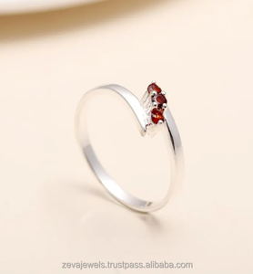 Bague Grenat Rouge Minimaliste Trois Pierre Dainty Anneau Wrap Style Designer Bague En Argent Bijoux - Product Image 2
