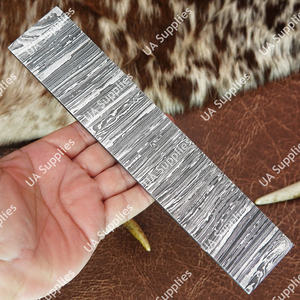 Billet brut de 10 pouces en acier Damas forgé à la main, motif torsadé, sur mesure ODM, pour la fabrication de couteaux de qualité industrielle DIY - Product Image 4