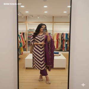 Tenue de soirée, nouvelle collection, Kurti-Pant & Dupatta en Chanderi avec broderies à la main, fabricant de Surat, exportateur de mode féminine. - Product Image 1
